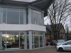 Erweiterung eines Autohauses